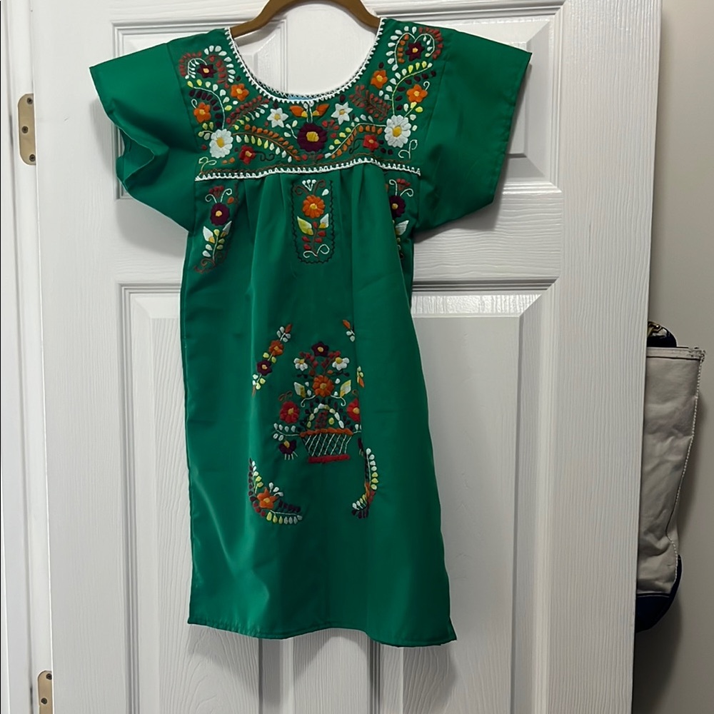 NWOT Mackie Kids Embroidered Green Summer Dress/Cover Up - size 6